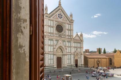 Santa Croce suite with a stunning view - image 18