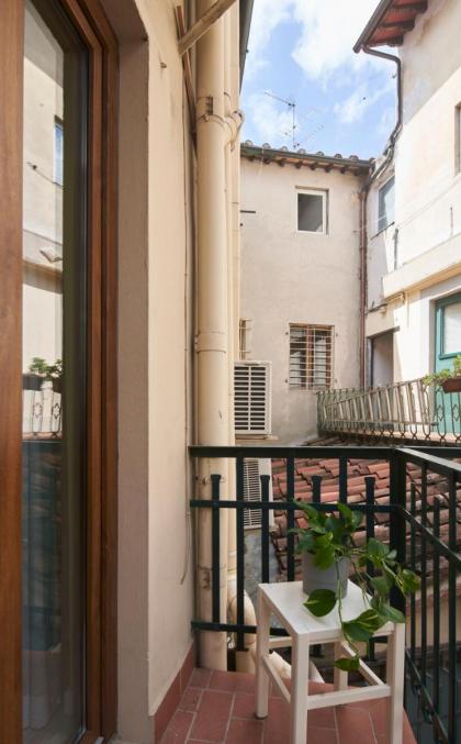 1BR Apt with Balcony in Via Panicale by Sea N Rent 