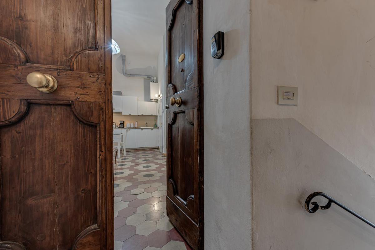 Eclectic Apartment in Santa Croce - image 7