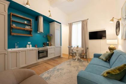 Florence Charming Apartments - Chic retreat a few steps from Santa Croce Square Florence 