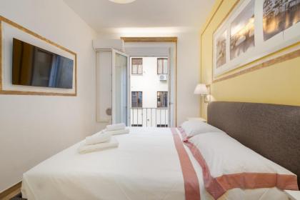 Apartment a stones throw from the Uffizi Ponte Vecchio Duomo Piazza Pitti - image 4