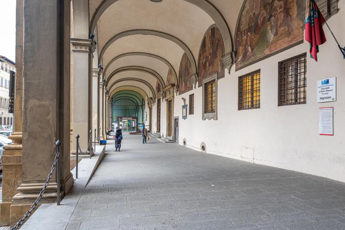 Tra il Duomo e il teatro la Pergola - image 7